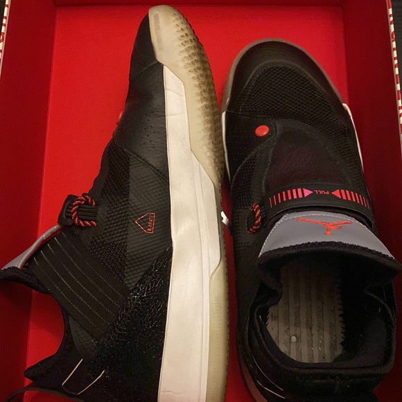 Jordan 33 - Picture 3 of 6